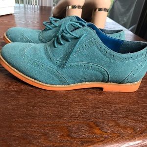 Report Turquoise faux suede shoes